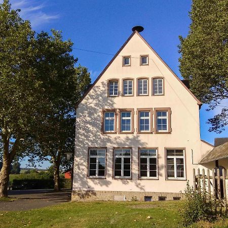 Alte Schule Gaestehaus - Fraeulein Apartment Бітбург Екстер'єр фото