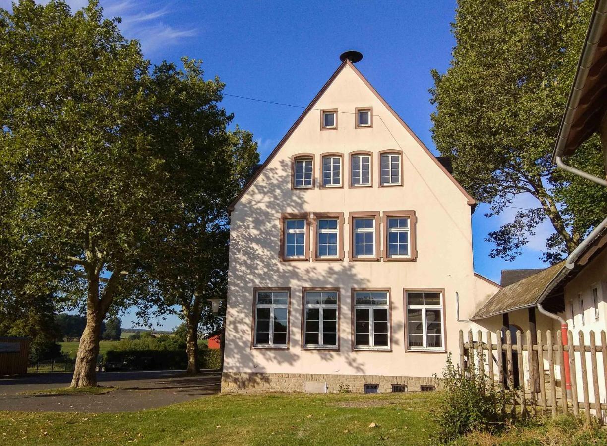 Alte Schule Gaestehaus - Fraeulein Apartment Бітбург Екстер'єр фото