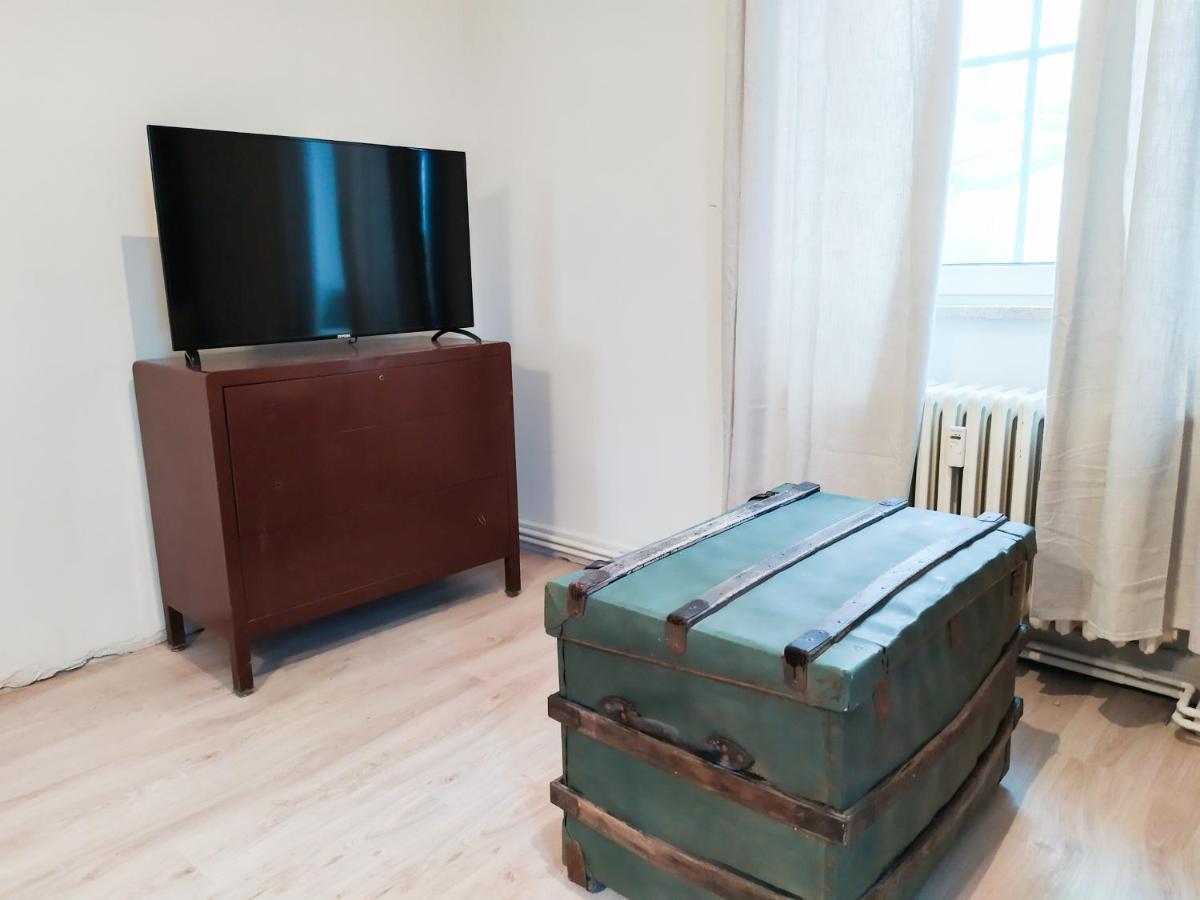 Alte Schule Gaestehaus - Fraeulein Apartment Бітбург Екстер'єр фото